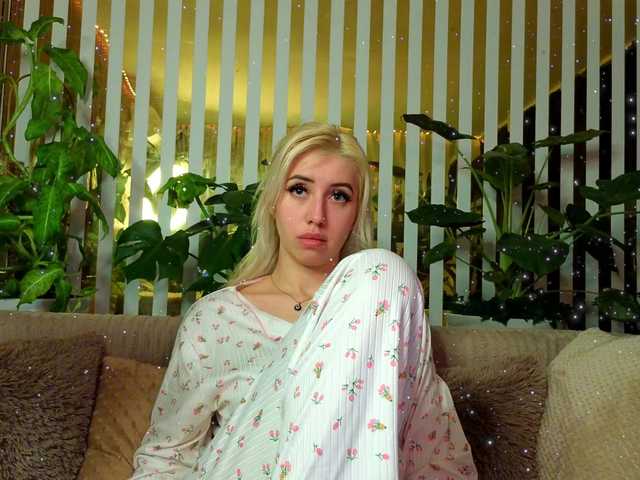 Gratis Live Sexcam mit FlowwwerGirl FlowwwerGirl