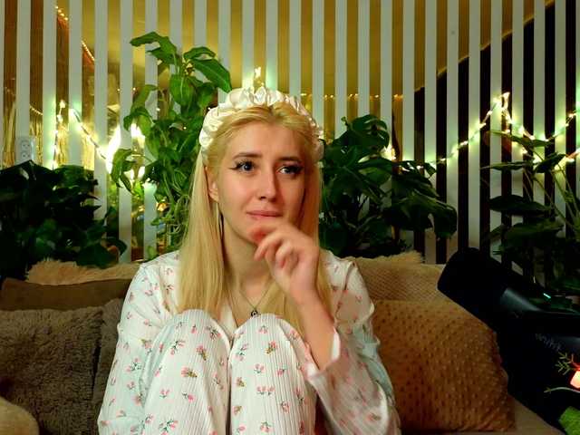 Gratis Live Sexcam mit FlowwwerGirl FlowwwerGirl