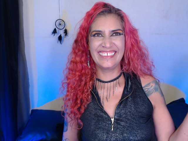 AgathaTenebri webcam