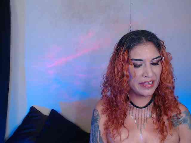 AgathaTenebri webcam