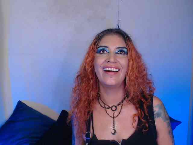 AgathaTenebri webcam