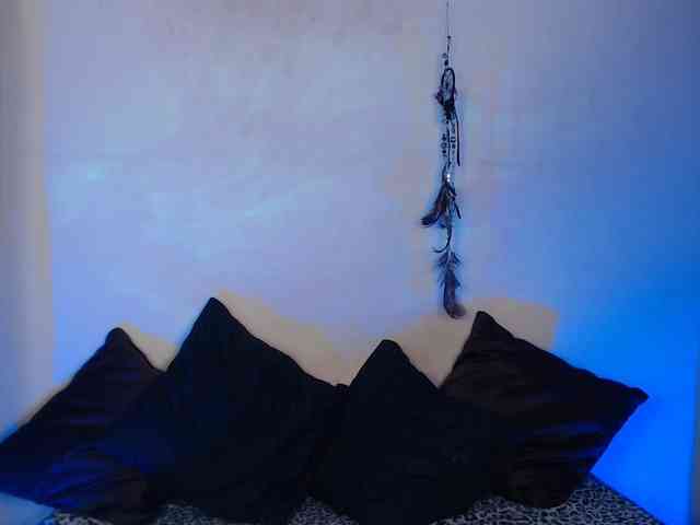 AgathaTenebri webcam