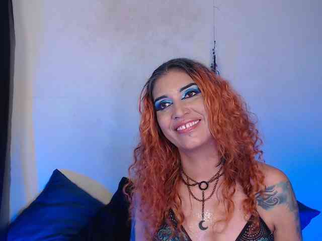 AgathaTenebri webcam