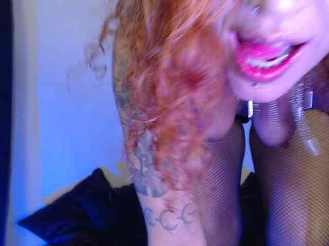 AgathaTenebri webcam