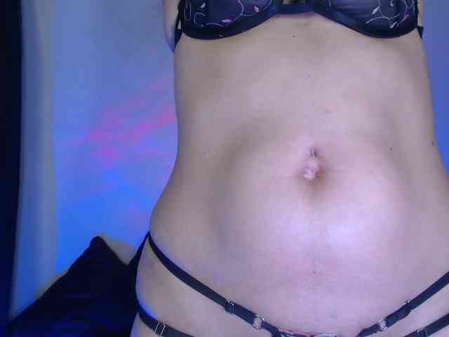 AgathaTenebri webcam