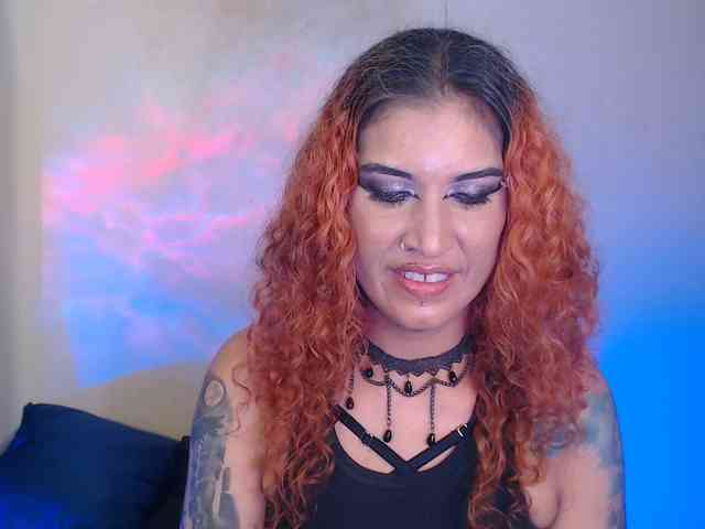 AgathaTenebri webcam