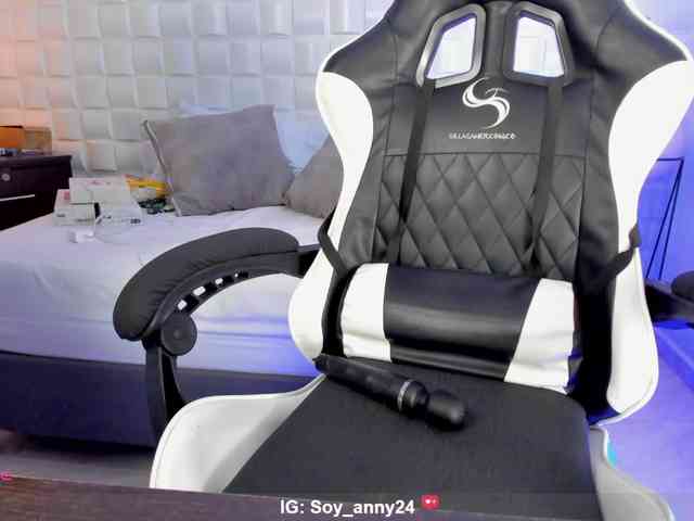 anny-rouse24 webcam