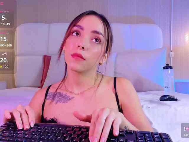 Ashley-Pink webcam