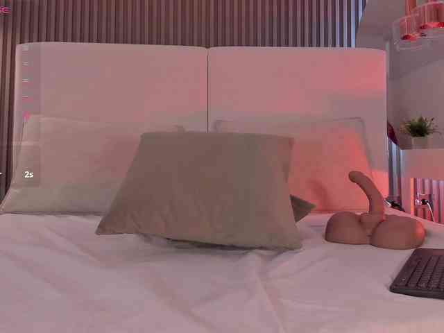 Ashley-Pink webcam