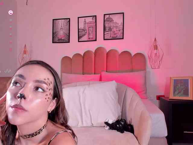 Ashley-Pink webcam