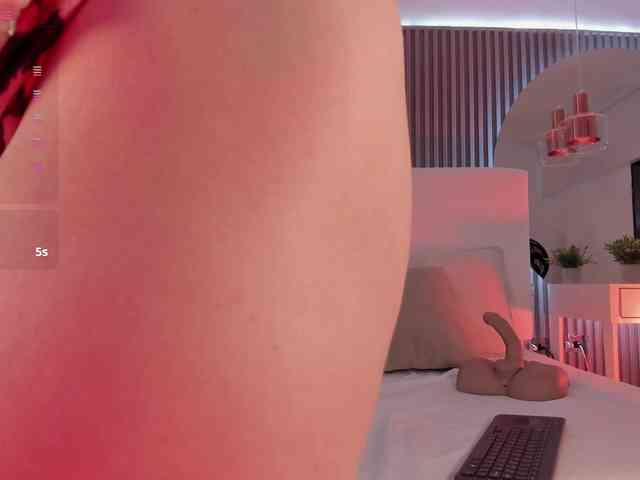 Ashley-Pink webcam