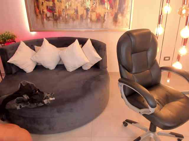 MileyCruz webcam