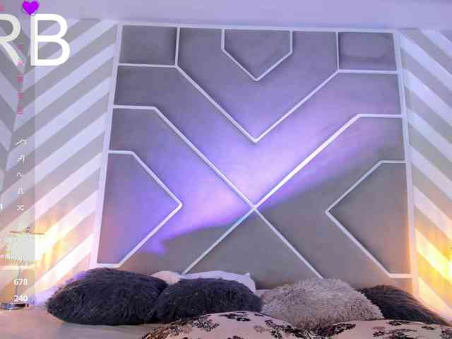 Emily-White webcam