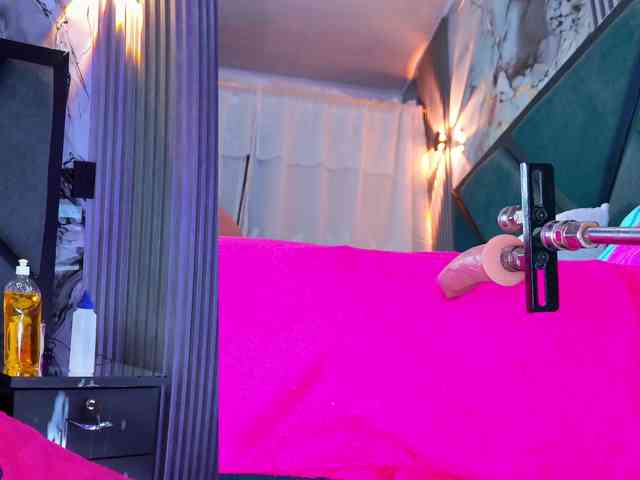 NathaxaLeans webcam