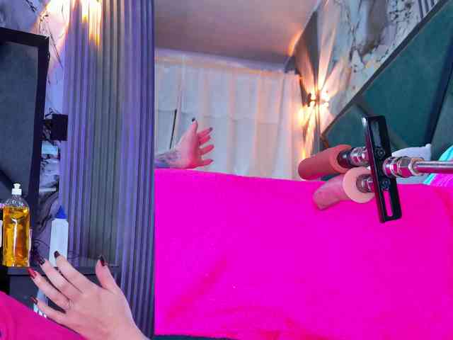 NathaxaLeans webcam