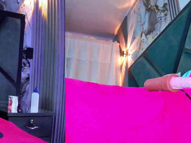 NathaxaLeans webcam