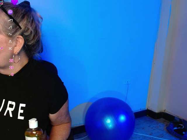 mature-younga webcam