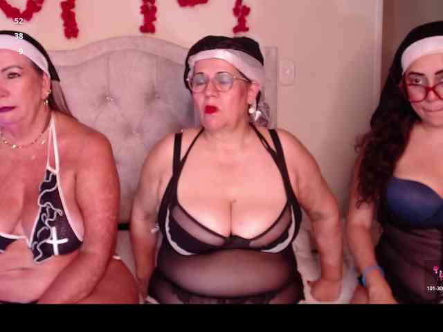 mature-younga webcam