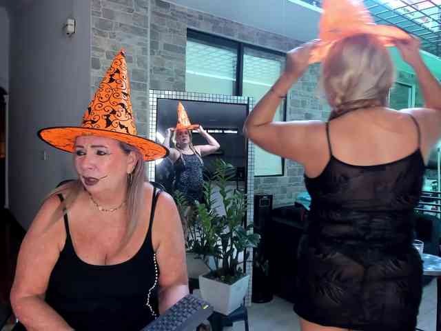 mature-younga webcam