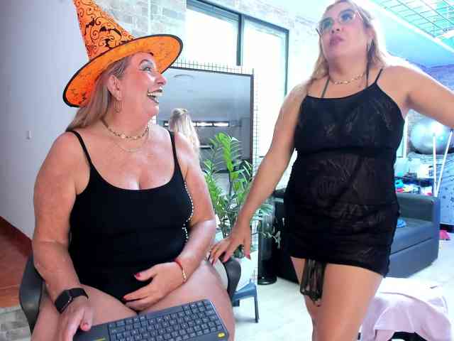 mature-younga webcam