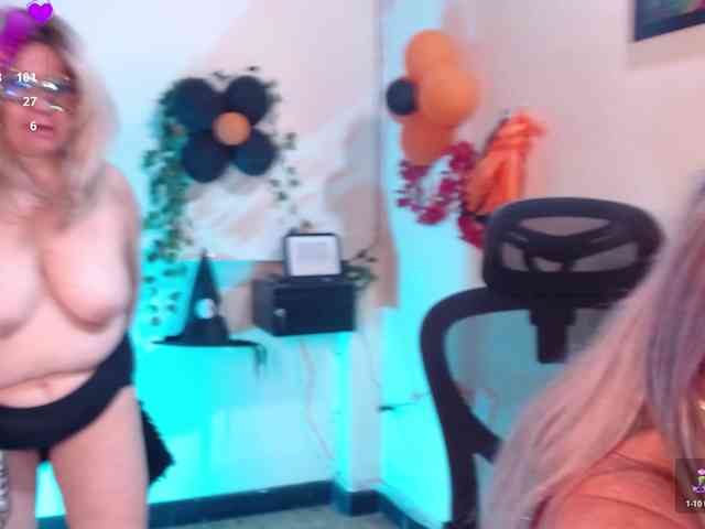 mature-younga webcam