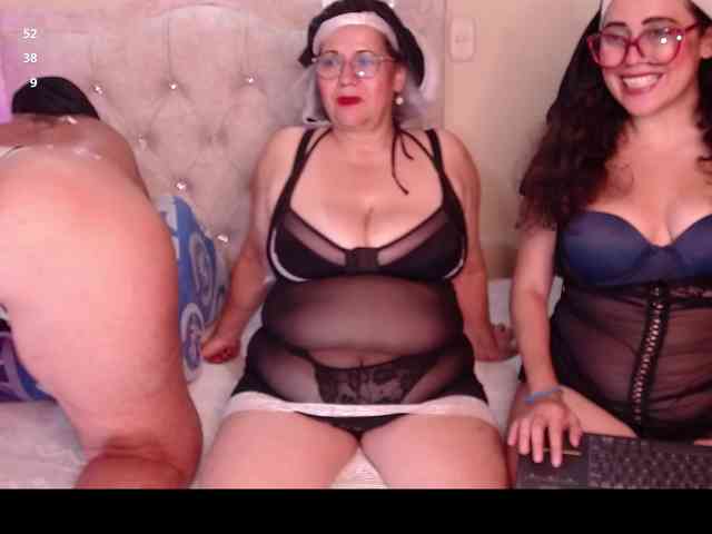 mature-younga webcam