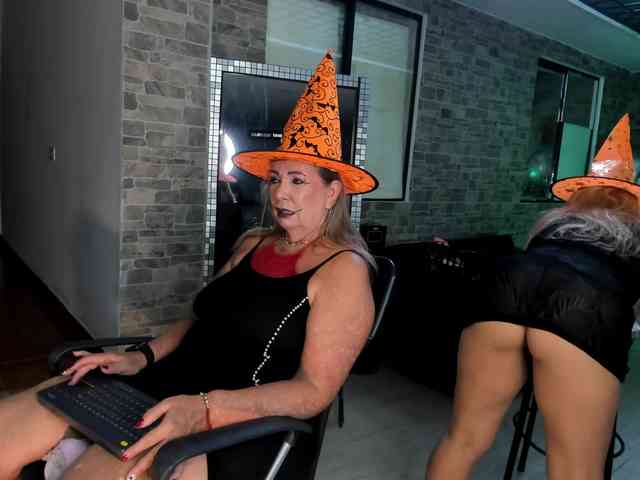 mature-younga webcam