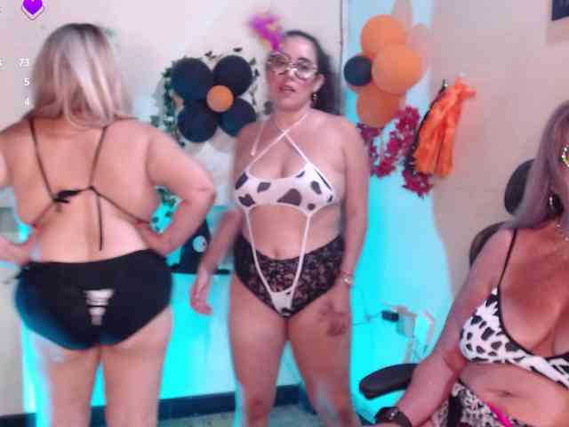 mature-younga webcam