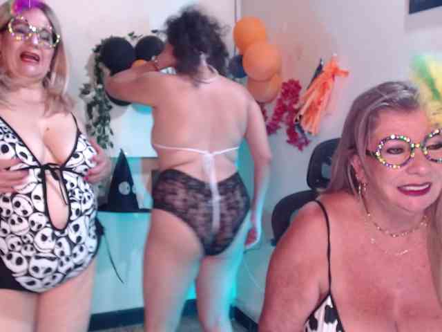 mature-younga webcam