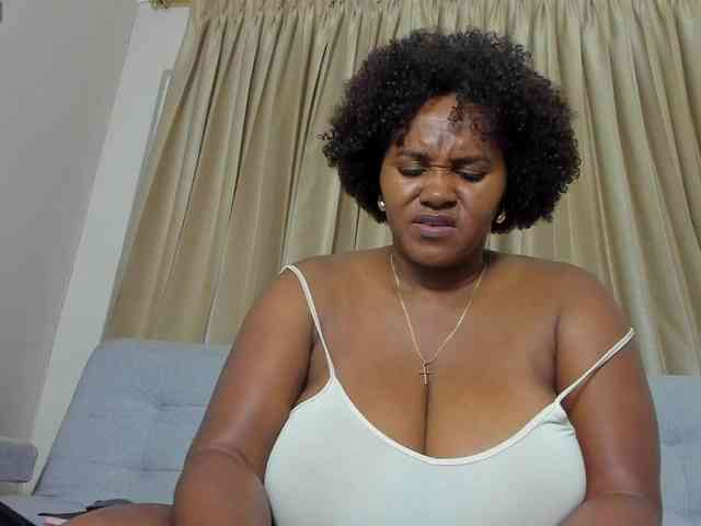 AliciaMilf webcam