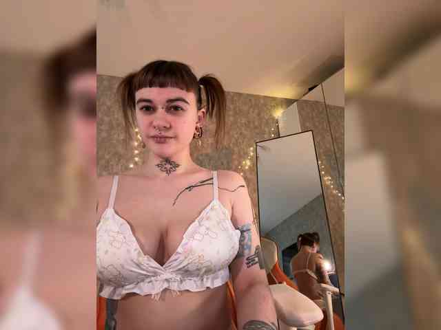 LolyMolly webcam