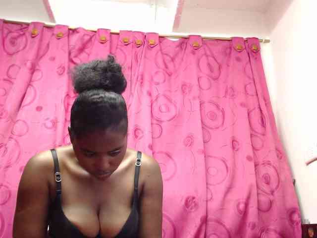 NickyKendal webcam