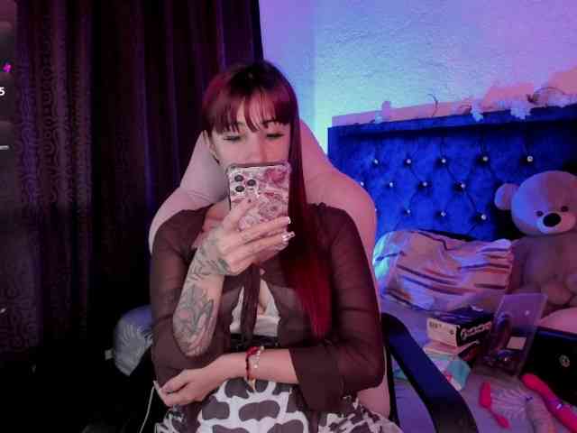 Laurahoot20 webcam