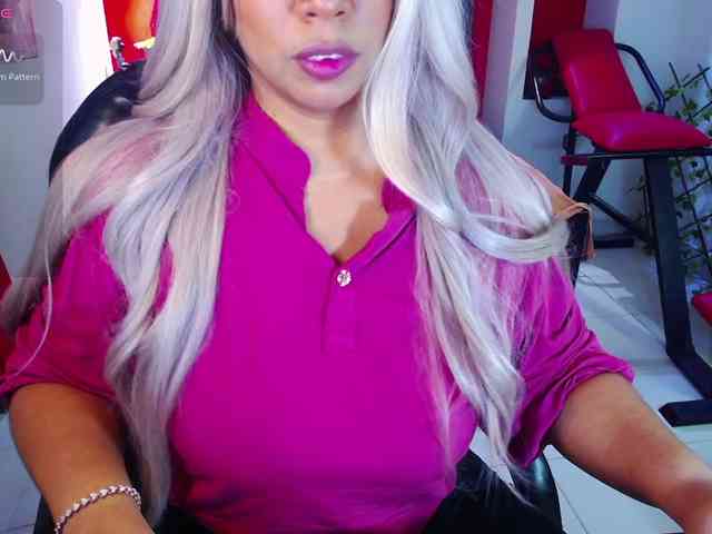 LatynxDayhannis webcam