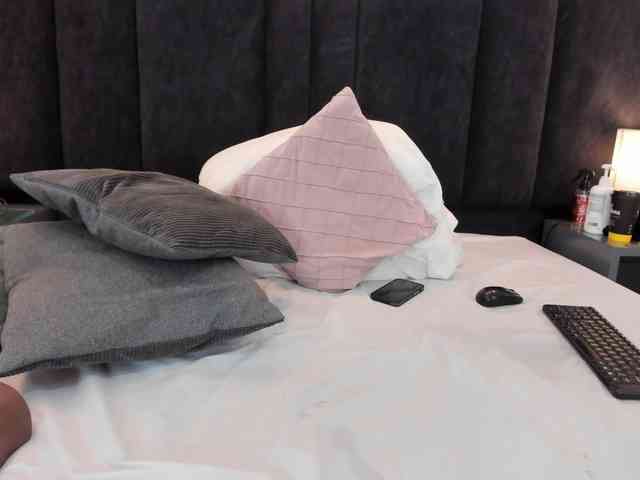 Freyaa25 webcam