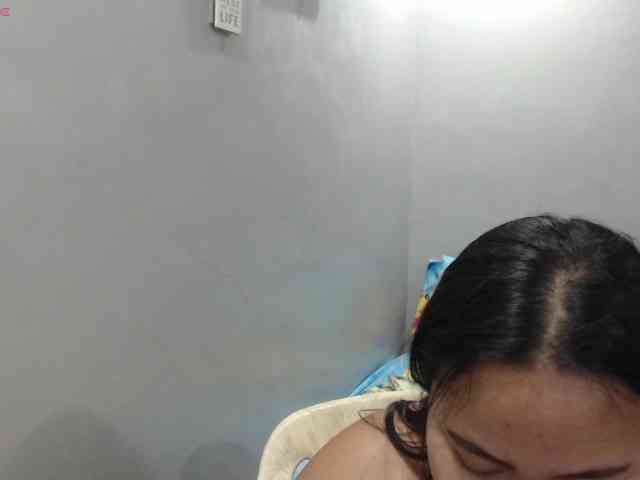 BubbleButtPinay webcam