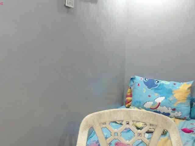 BubbleButtPinay webcam