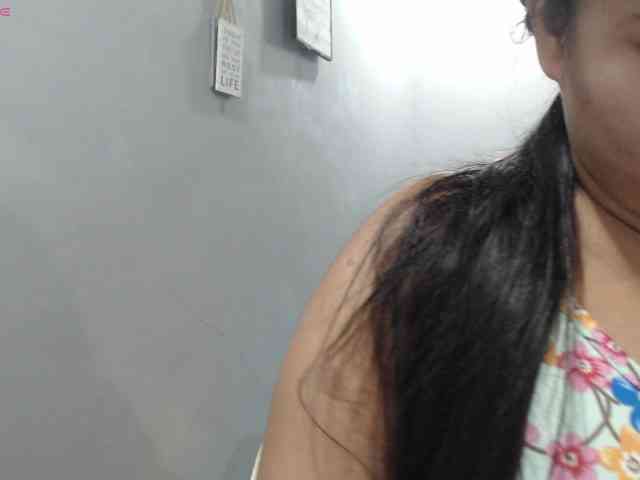 BubbleButtPinay webcam