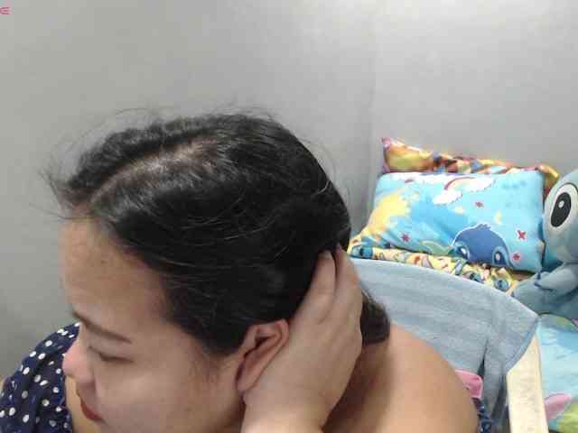 BubbleButtPinay webcam