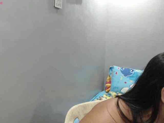 BubbleButtPinay webcam