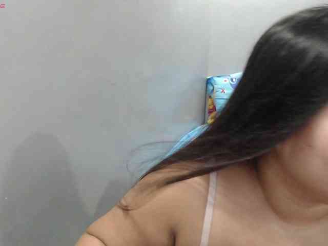 BubbleButtPinay webcam