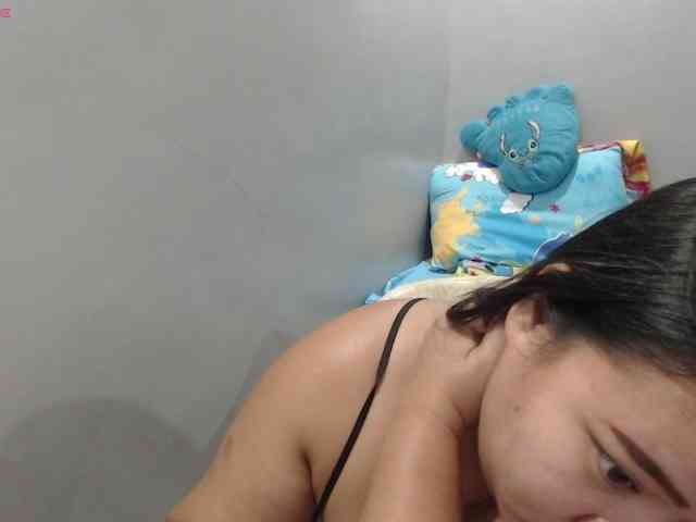 BubbleButtPinay webcam