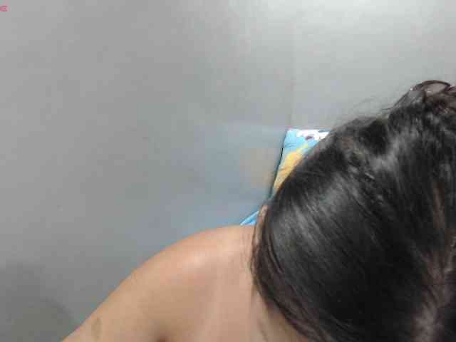 BubbleButtPinay webcam