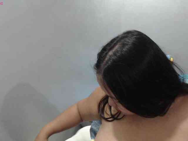 BubbleButtPinay webcam