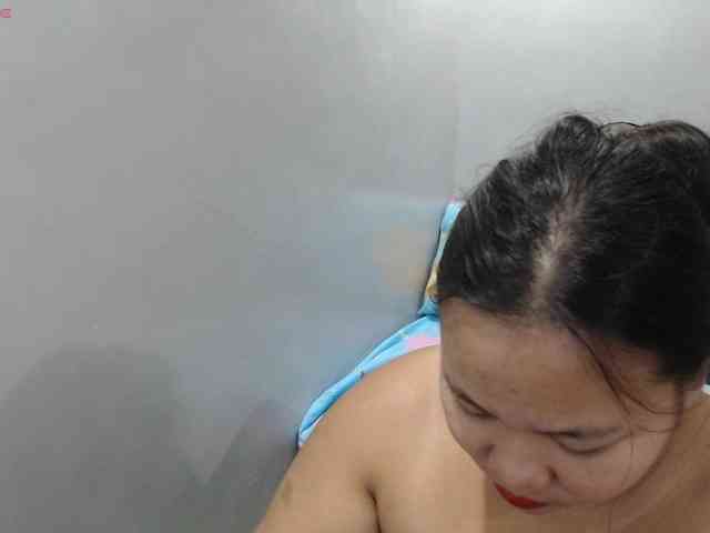 BubbleButtPinay webcam