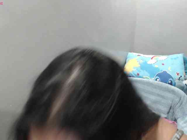 BubbleButtPinay webcam