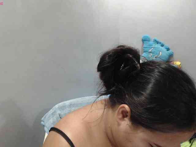 BubbleButtPinay webcam