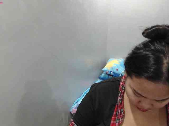 BubbleButtPinay webcam