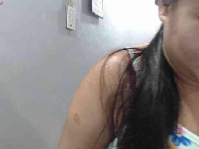 BubbleButtPinay webcam