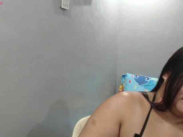 BubbleButtPinay webcam